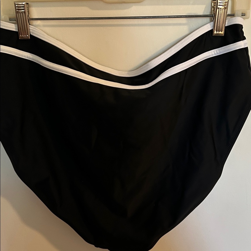 Black and White Women's Bikini Set - Picture 8 of 9